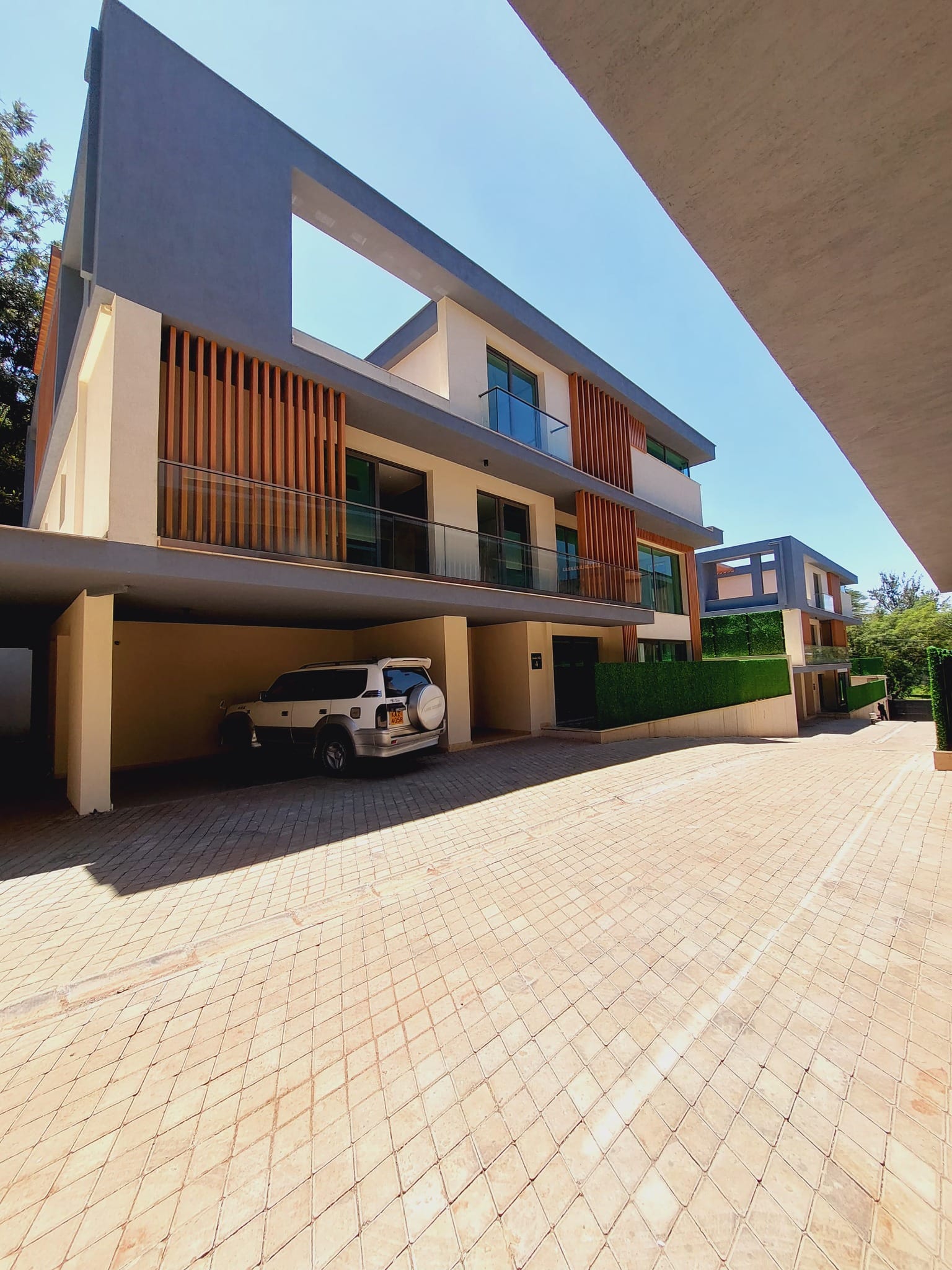 Lavington Luxury Villas – 5 Bedroom All En-Suite Homes with DSQ for Sale in Nairobi