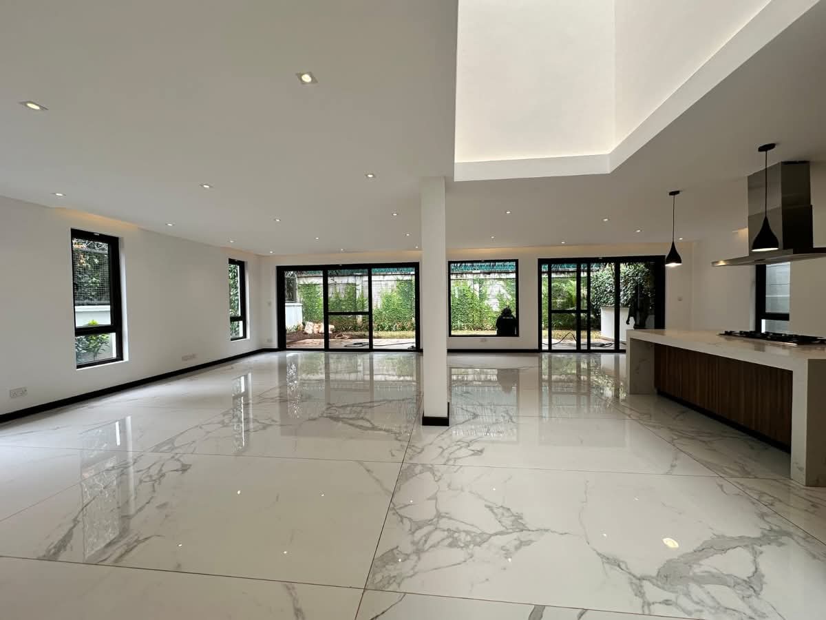 LUXURY 4-BEDROOM TOWNHOUSE FOR SALE ON PEPONI ROAD