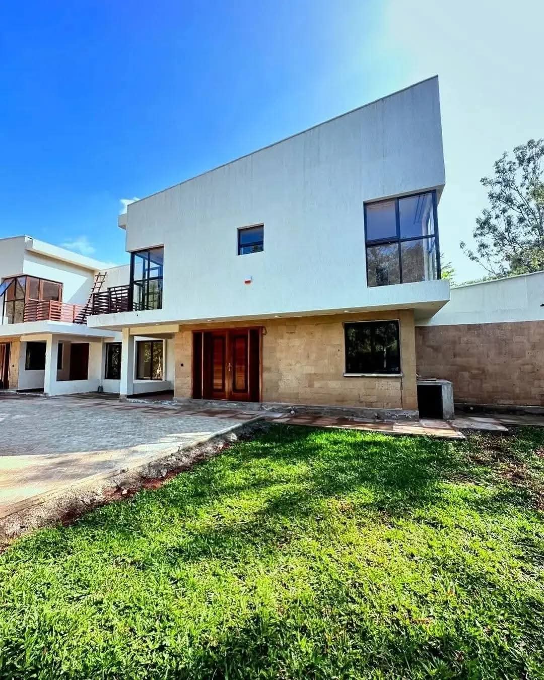 LUXURY RENTAL IN KAREN MODERN  4-BEDROOM HOME + DSQ