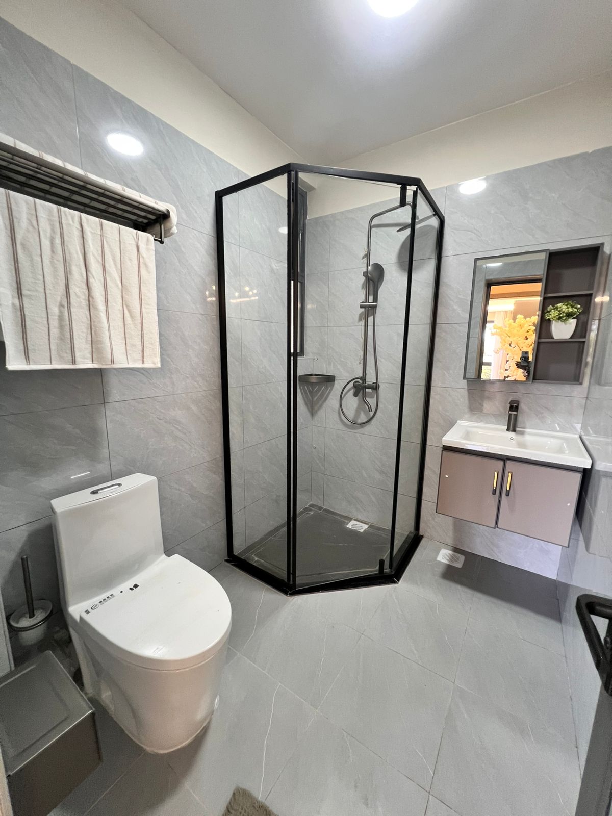 SUPER WESTBURY APARTMENTS FOR SALE IN WESTLANDS – 1 & 2 BEDROOM