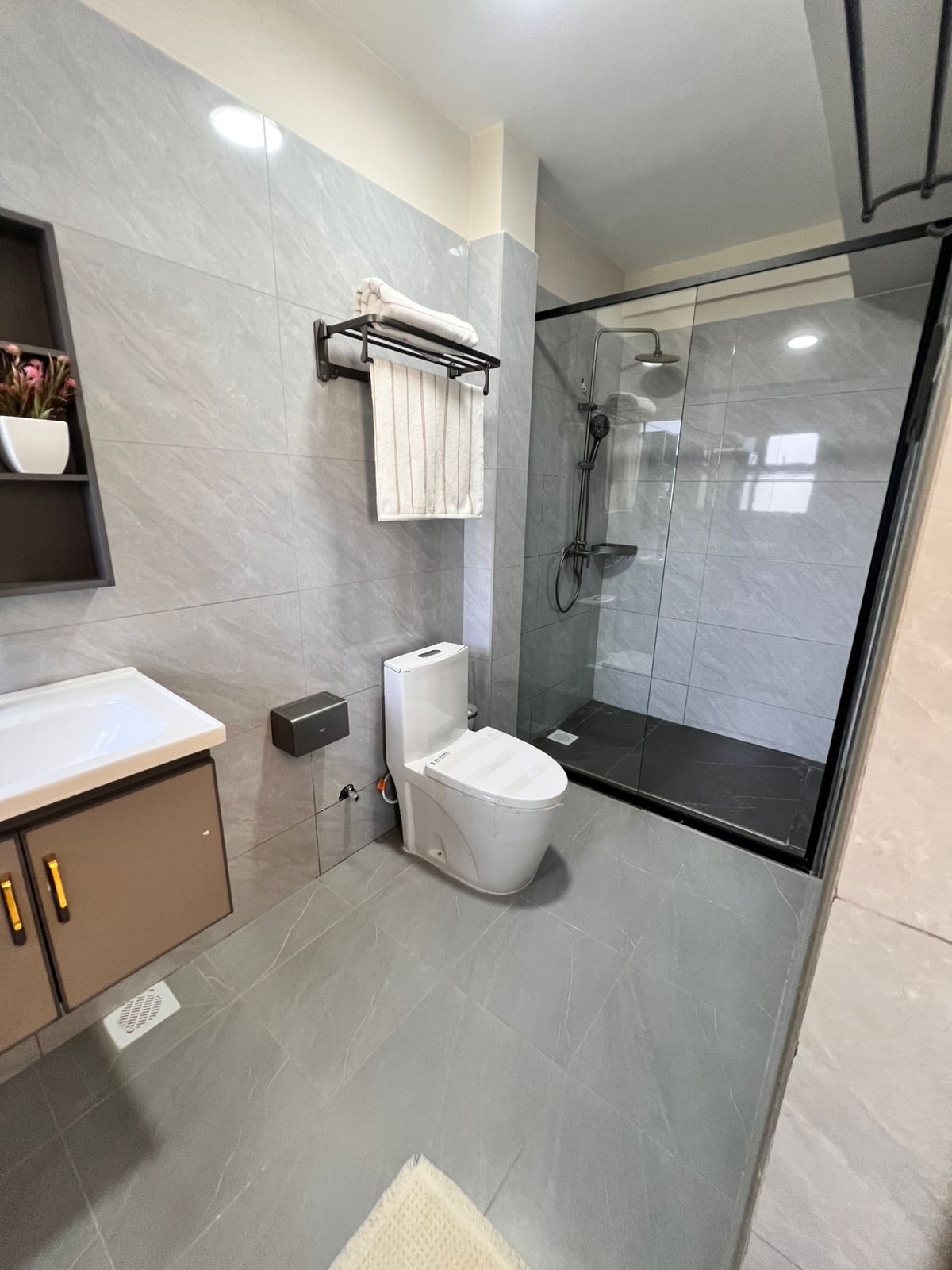 SUPER WESTBURY APARTMENTS FOR SALE IN WESTLANDS – 1 & 2 BEDROOM