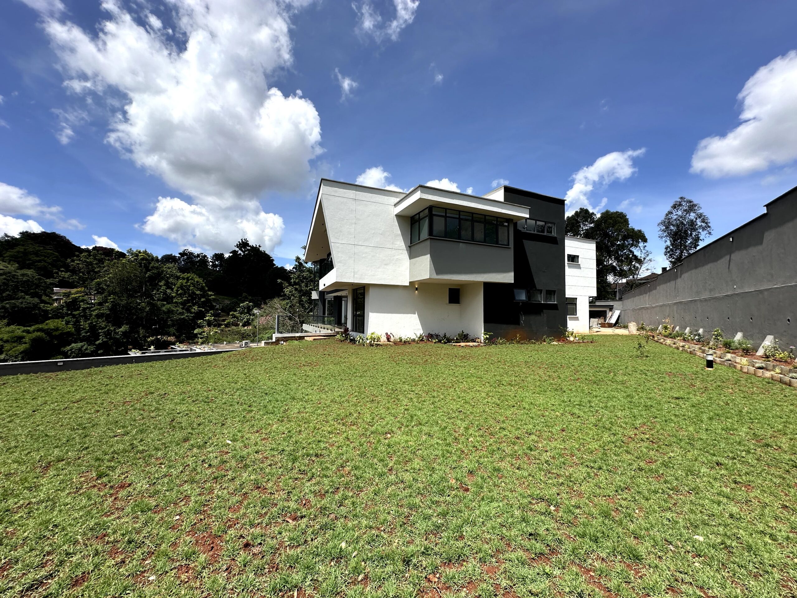 5 BEDROOM LUXURY VILLA FOR SALE IN NYARI CENTRAL NAIROBI
