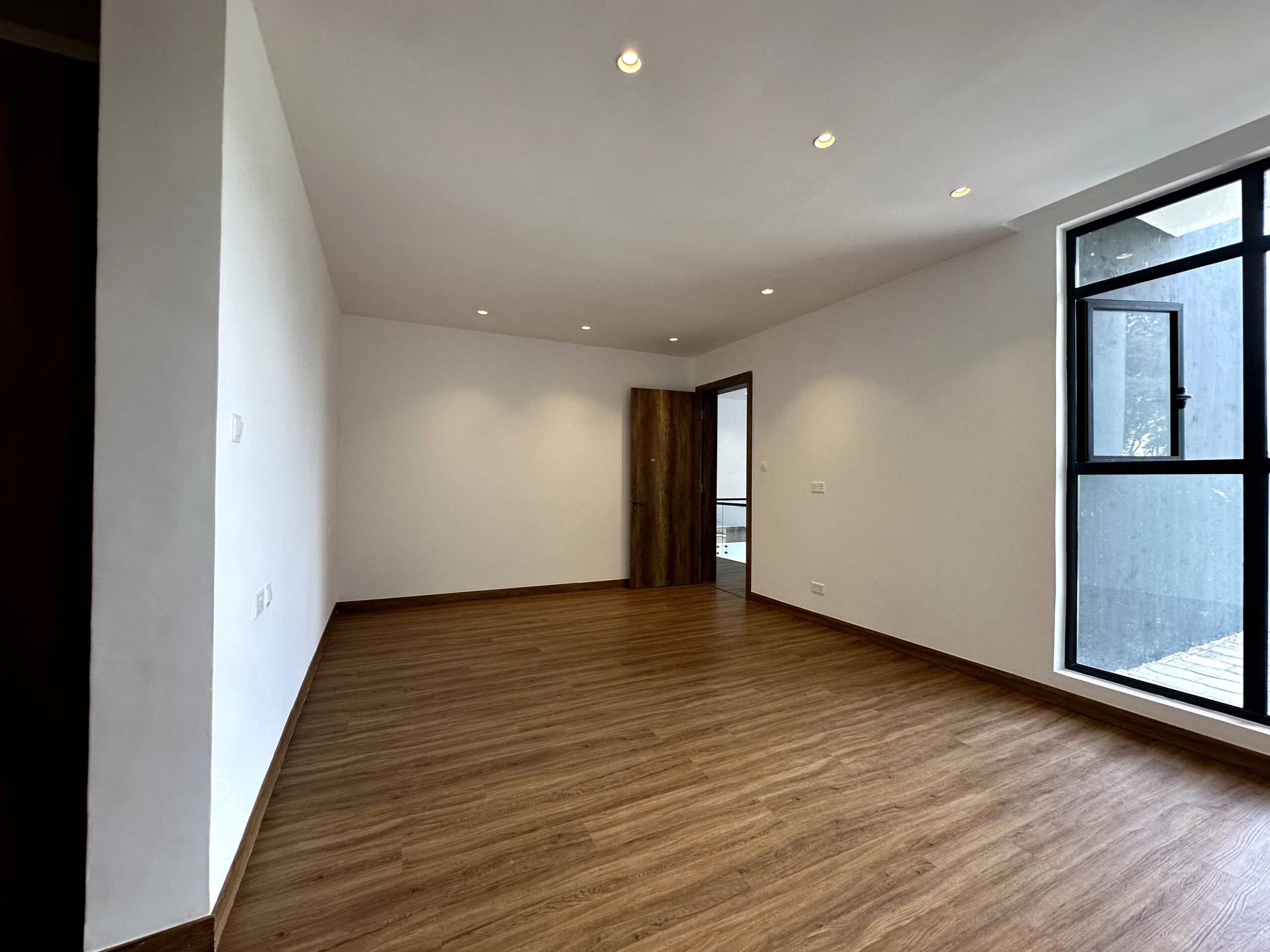 5 BEDROOM LUXURY VILLA FOR SALE IN NYARI CENTRAL NAIROBI