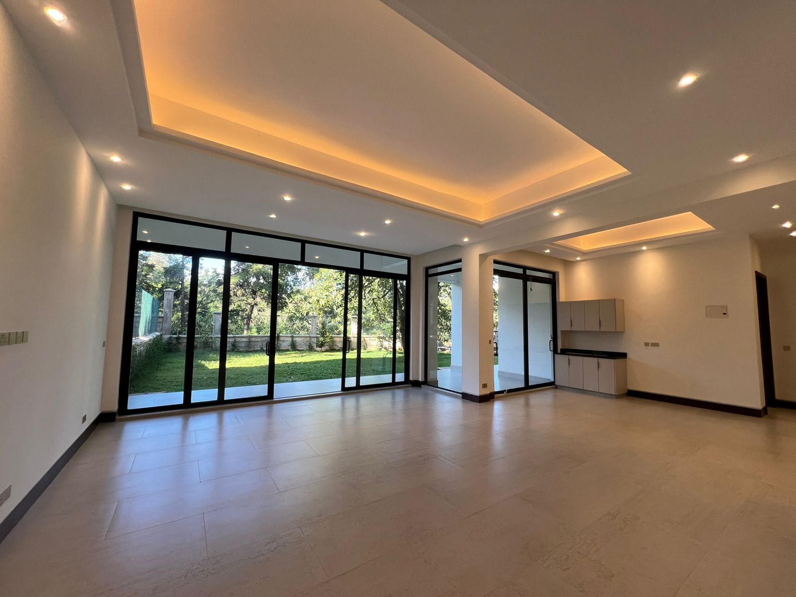 6 BEDROOM LUXURY VILLA FOR SALE IN PEPONI WESTLANDS NAIROBI