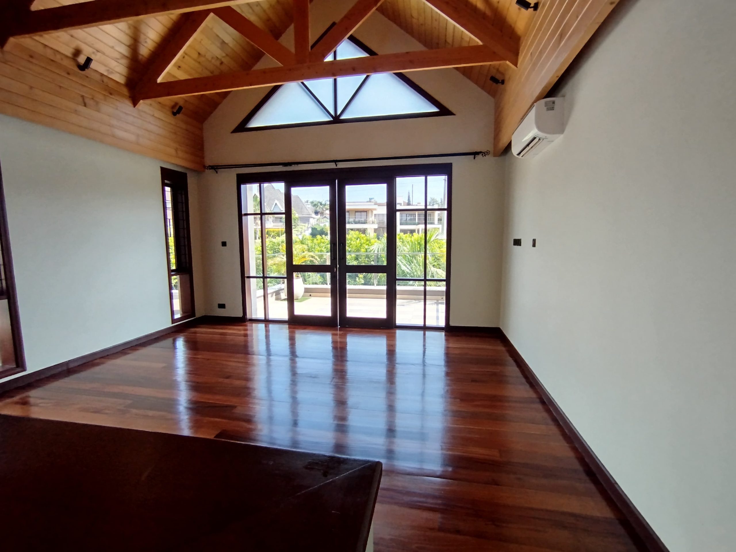 Luxury 4 Bedroom Mansion for Sale in Runda Nairobi Luxury 4 Bedroom Mansion for Sale in Runda Nairobi