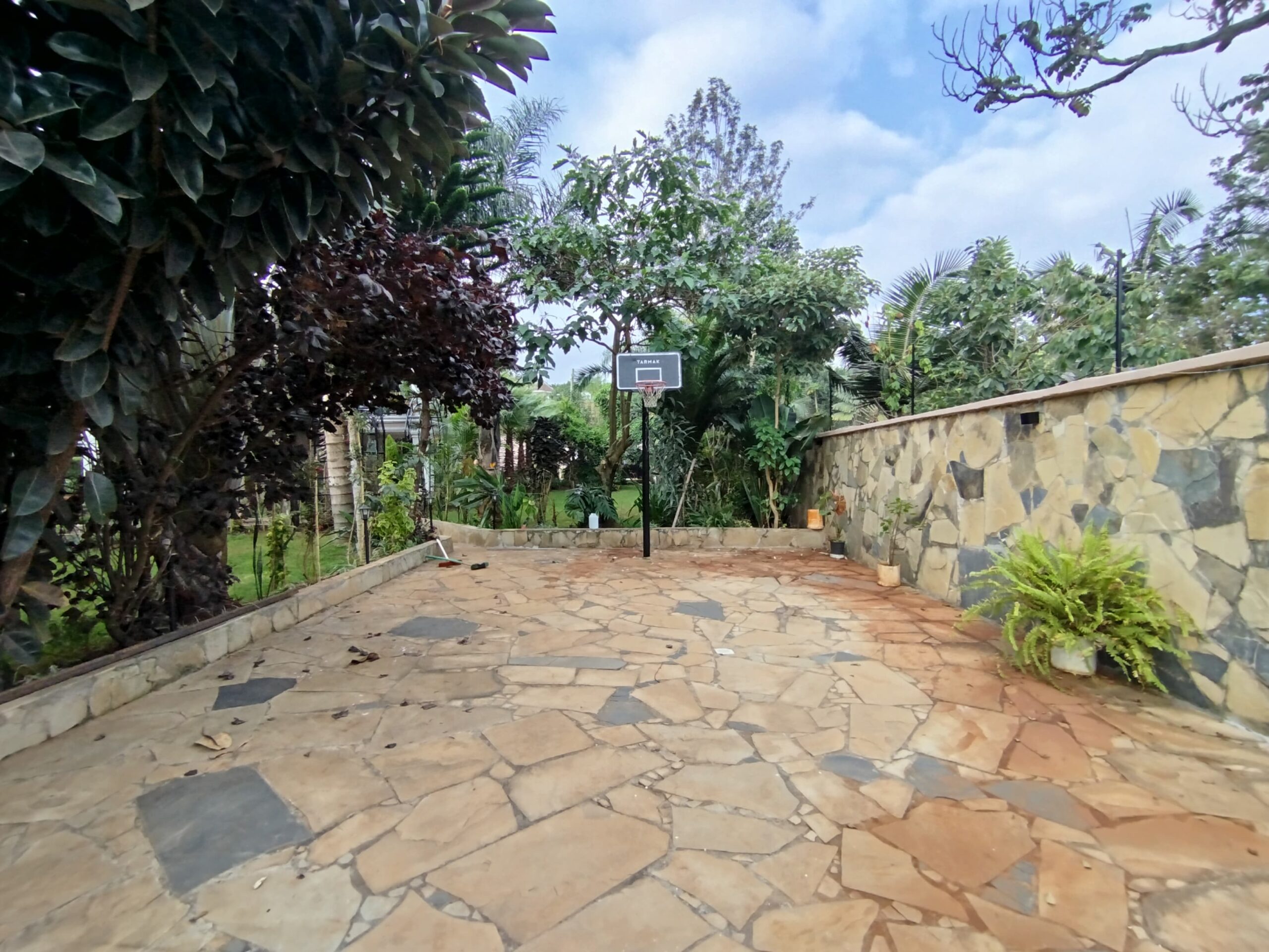 Luxury 6 Bedroom Mansion for Rent in Runda Nairobi – USD 7,500/Month
