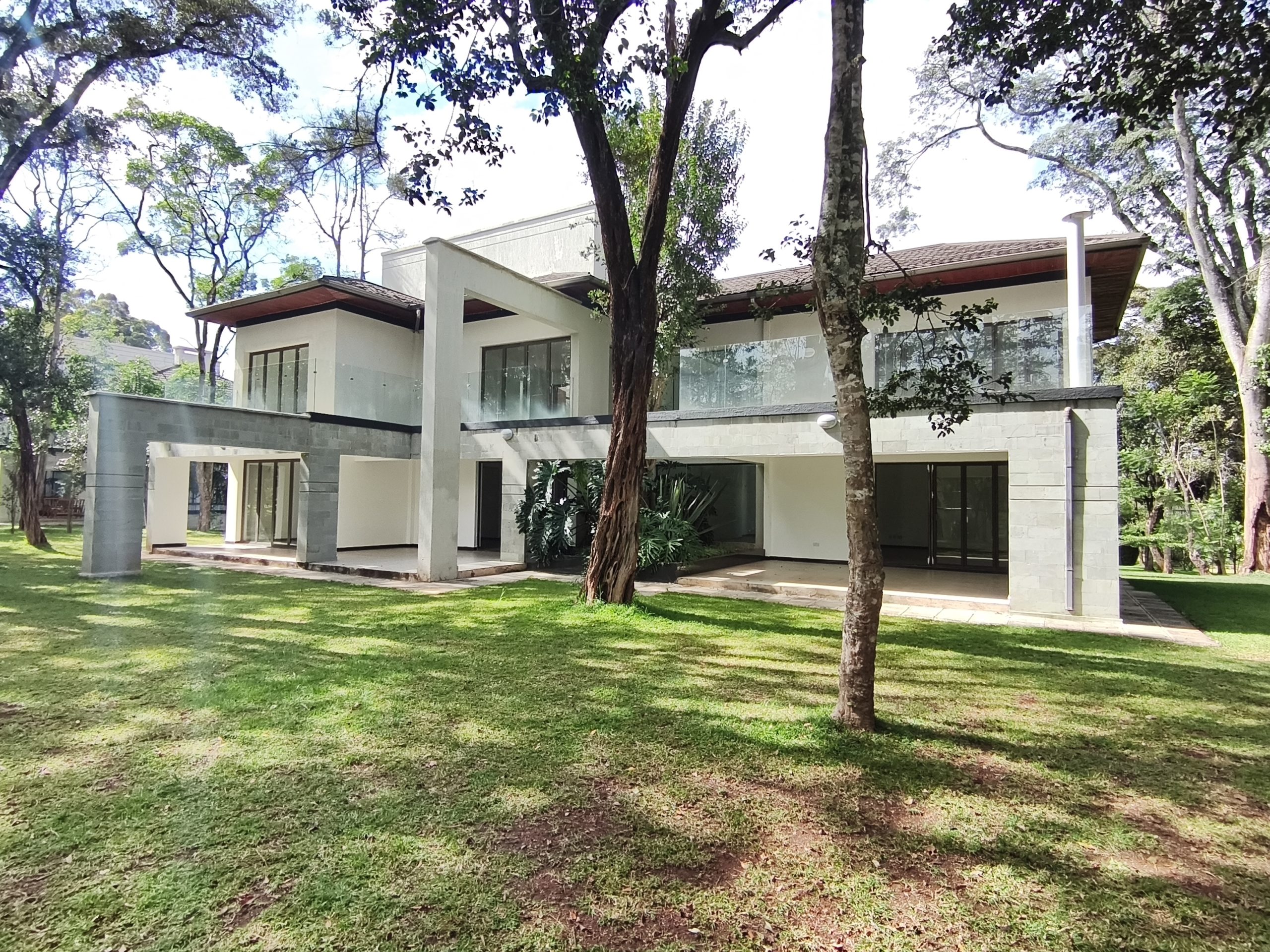 Luxury 5 Bedroom Villa for Rent in Karen Nairobi Luxury 5 Bedroom Villa for Rent in Karen Nairobi