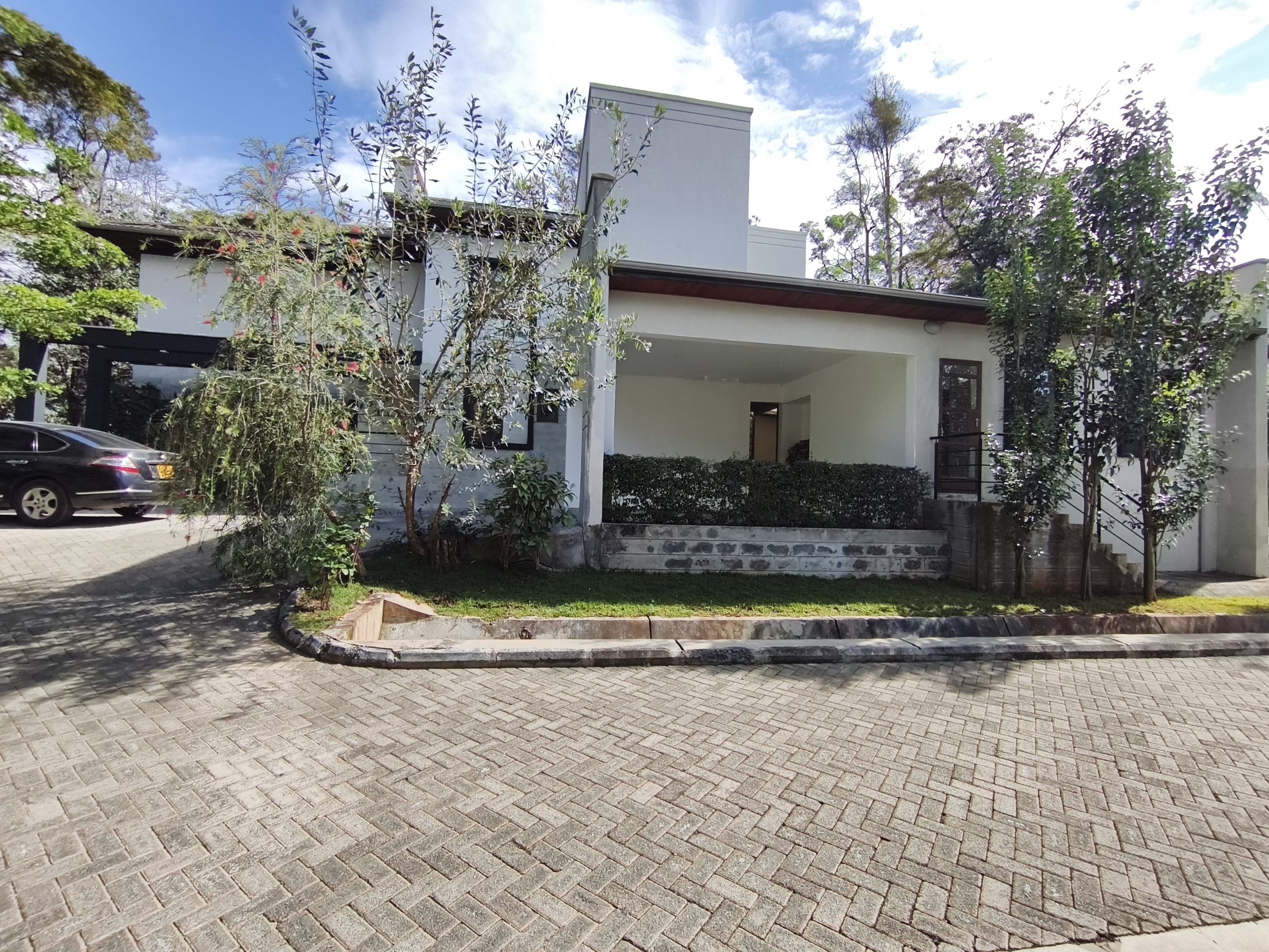 Luxury 5 Bedroom Villa for Rent in Karen Nairobi Luxury 5 Bedroom Villa for Rent in Karen Nairobi