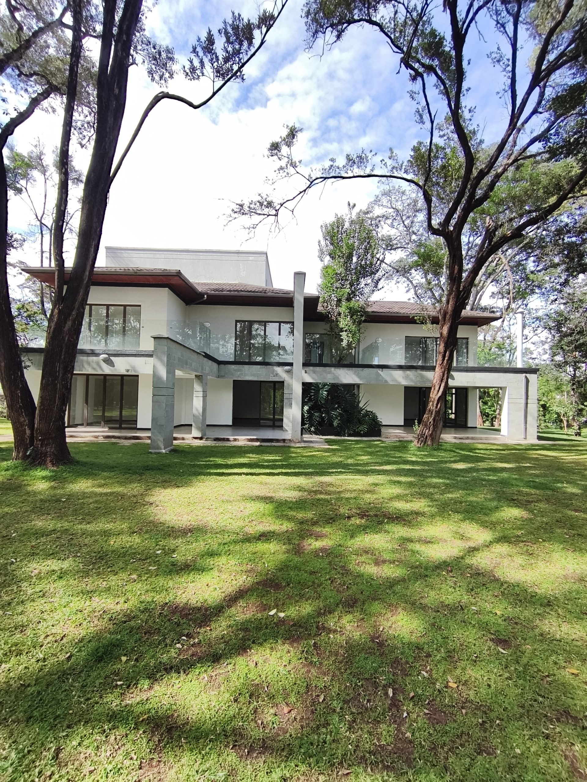 Luxury 5 Bedroom Villa for Rent in Karen Nairobi Luxury 5 Bedroom Villa for Rent in Karen Nairobi