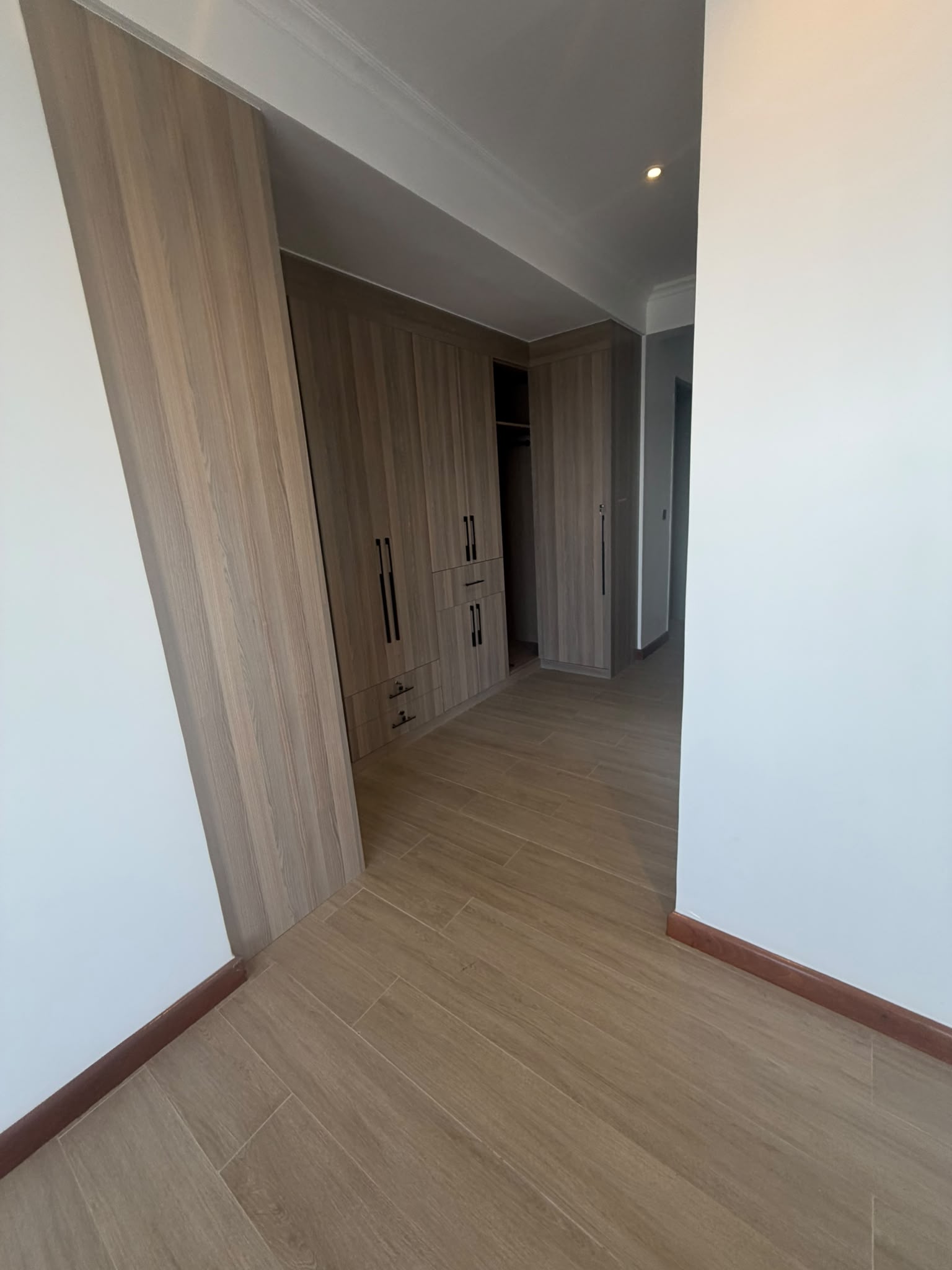 Exquisite 5 Bedroom Duplex Apartment + DSQ for Sale in Kilimani Nairobi – KES 39M