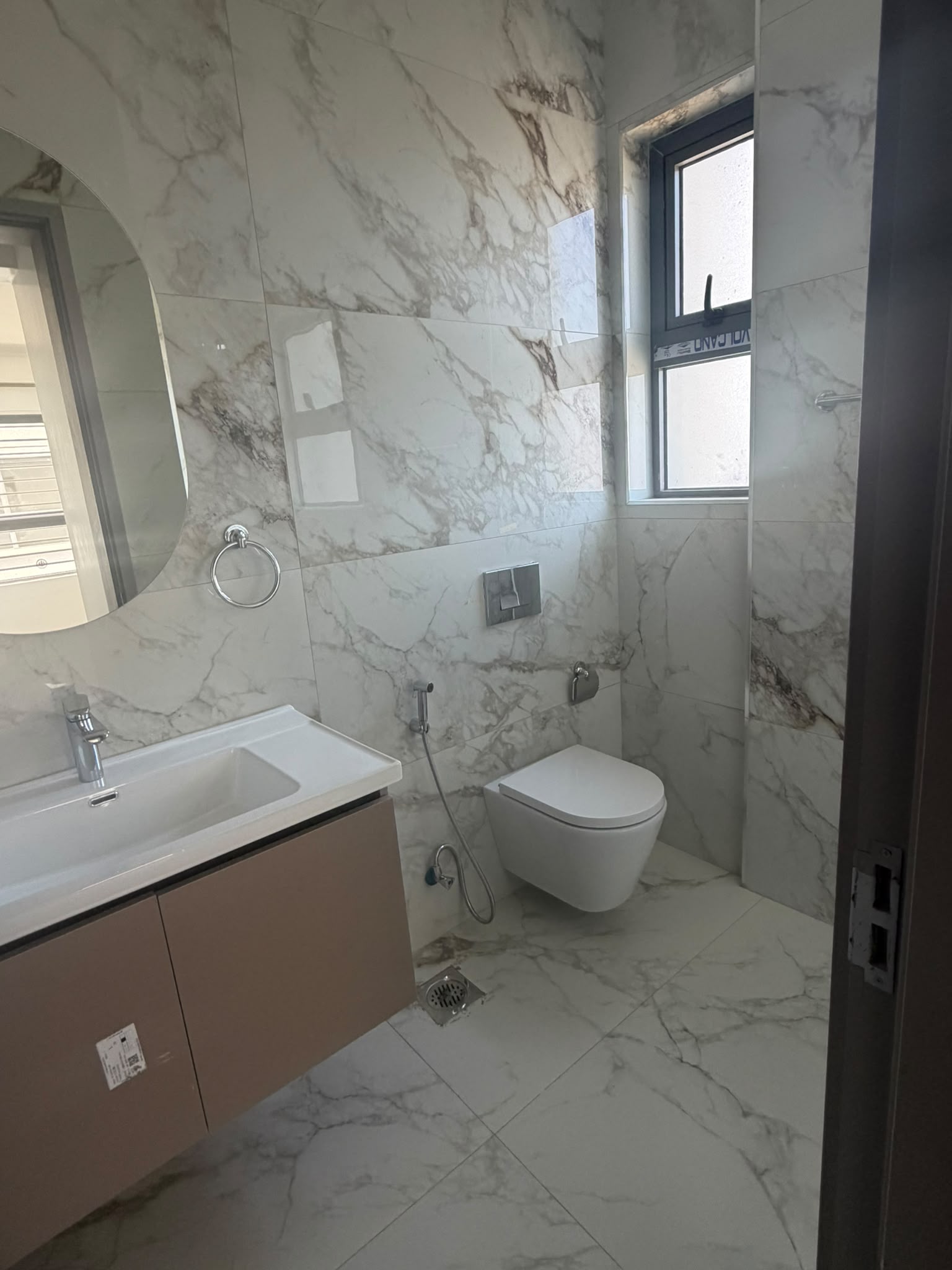 Exquisite 5 Bedroom Duplex Apartment + DSQ for Sale in Kilimani Nairobi – KES 39M