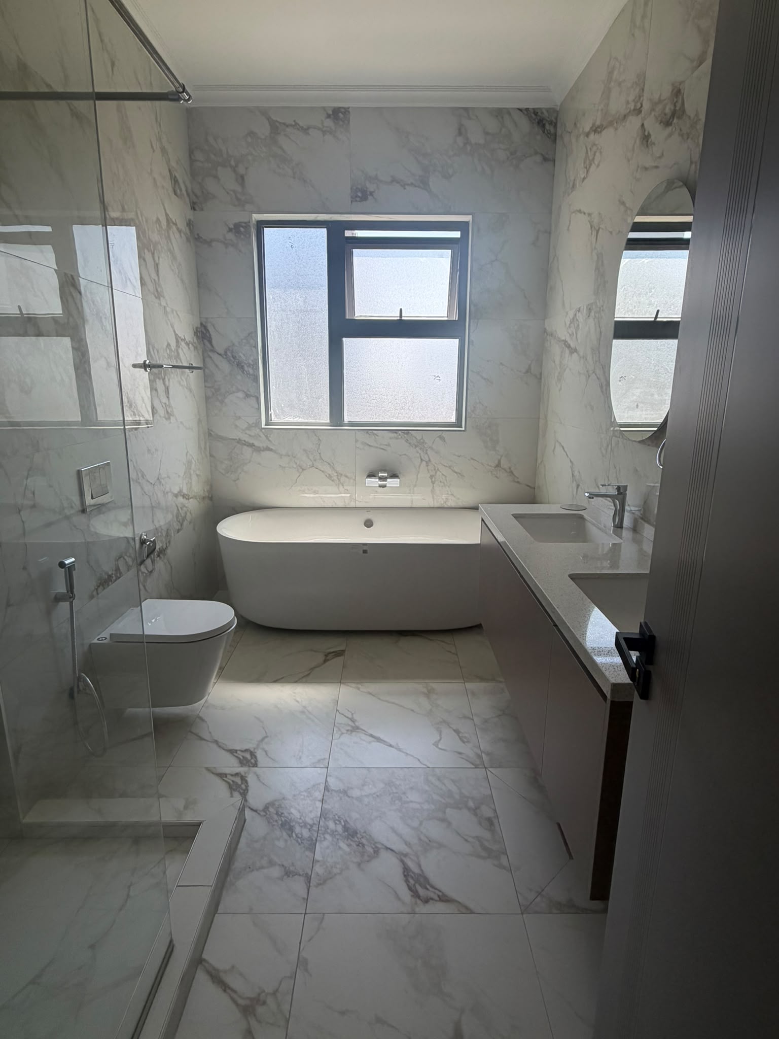 Exquisite 5 Bedroom Duplex Apartment + DSQ for Sale in Kilimani Nairobi – KES 39M