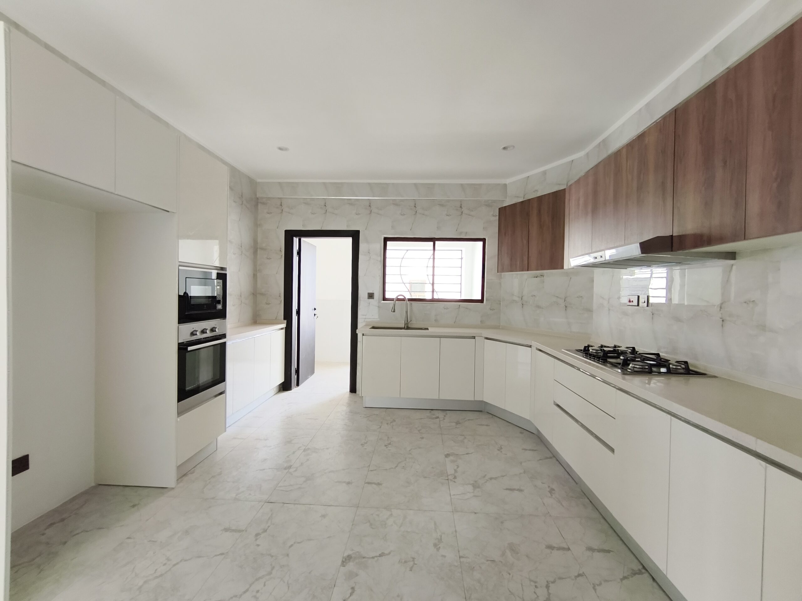 Executive 3 Bedroom All En-Suite Apartment + DSQ for Rent in Kileleshwa, Nairobi Executive 3 Bedroom All En-Suite Apartment + DSQ for Rent in Kileleshwa, Nairobi