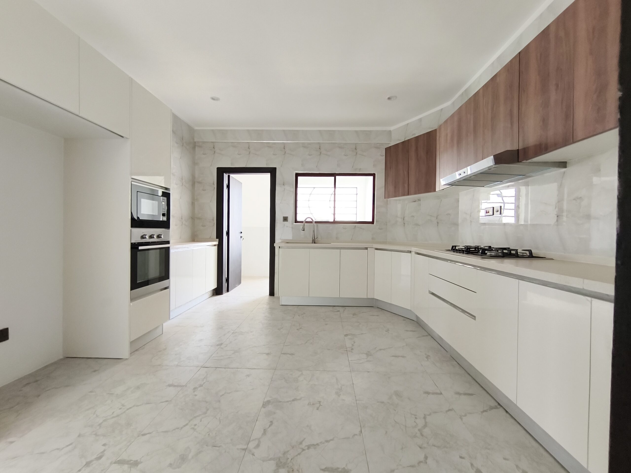 Executive 3 Bedroom All En-Suite Apartment + DSQ for Rent in Kileleshwa, Nairobi Executive 3 Bedroom All En-Suite Apartment + DSQ for Rent in Kileleshwa, Nairobi